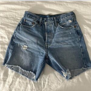 Levi’s 501 Mid Thigh Denim Shorts Size 25